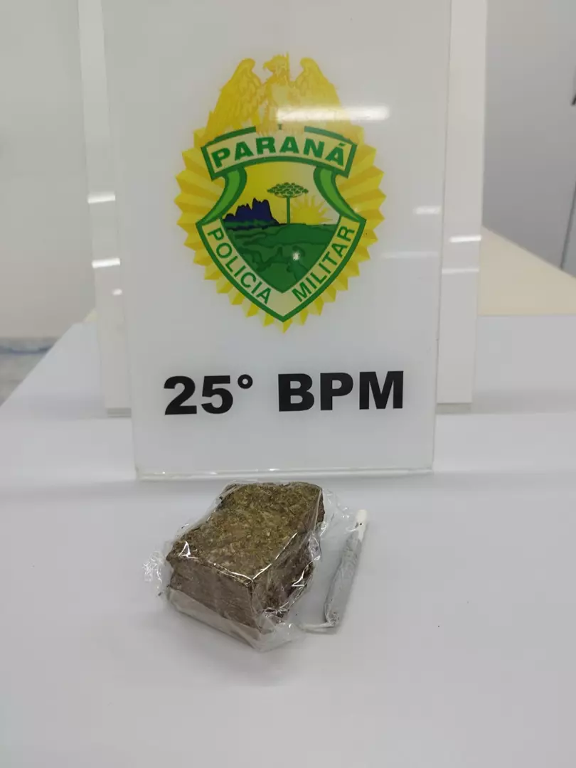 Jovem é encaminhado à PM após ser flagrado com maconha em Ivaté